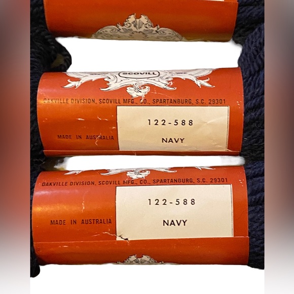 Navy Blue VTG NOS Scovill Dritz Luxury 100% Virgin Wool Needlepoint 4O yds - Picture 3 of 5